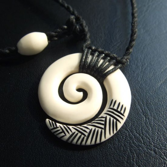 ボーンカービングペンダント【スパイラル】 - 03006nzc