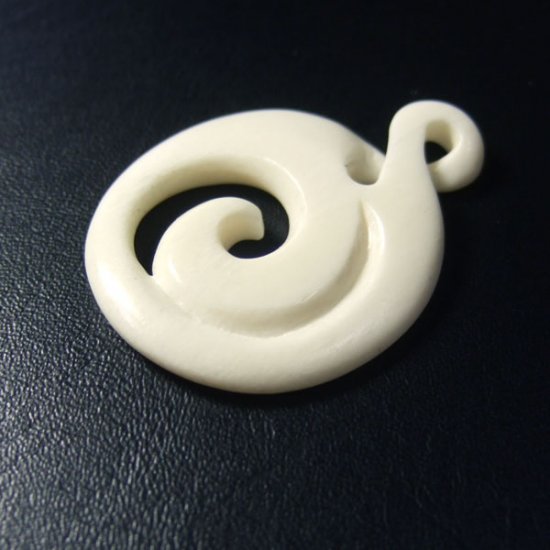 ボーンカービングペンダント【スパイラル+ツイスト】 - 03019chd