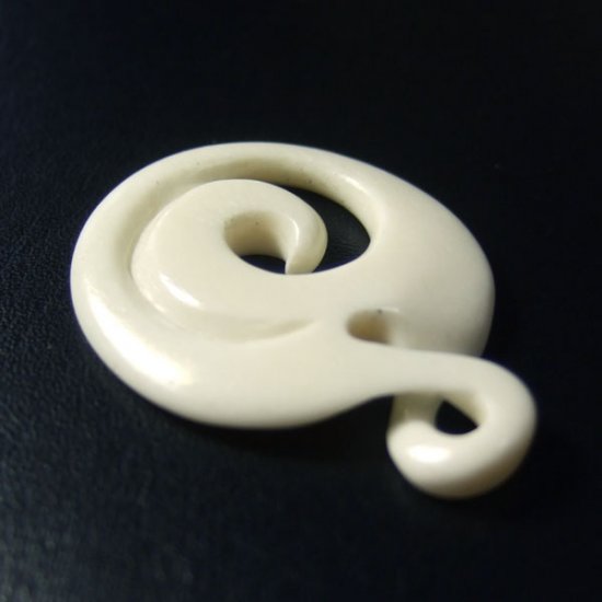 ボーンカービングペンダント【スパイラル+ツイスト】 - 03019chd