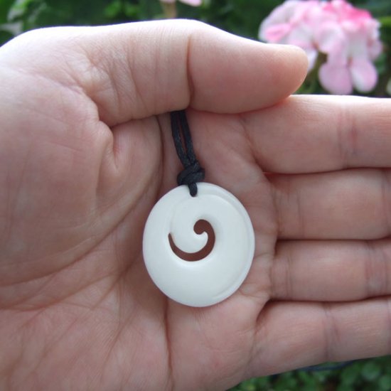 ボーンカービングペンダント【スパイラル】 - 03030chd