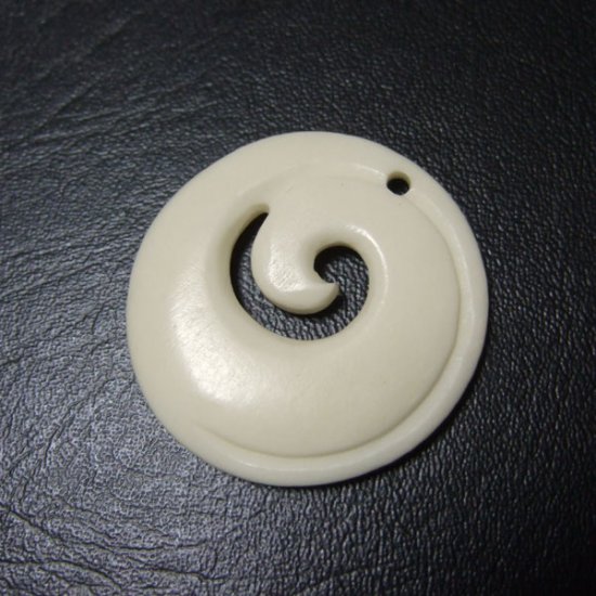 ボーンカービングペンダント【スパイラル】 - 03030chd