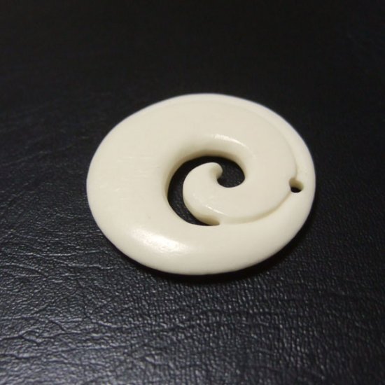 ボーンカービングペンダント【スパイラル】 - 03030chd