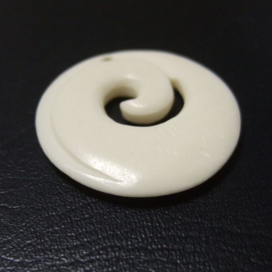 ボーンカービングペンダント【スパイラル】 - 03030chd