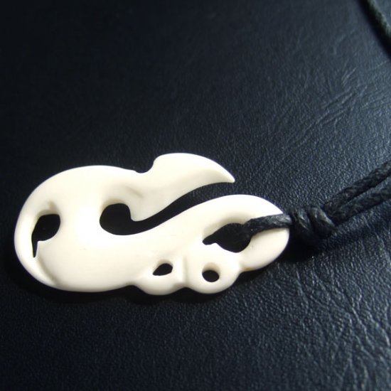 ボーンカービングペンダント【Manaia】 - 11002chd