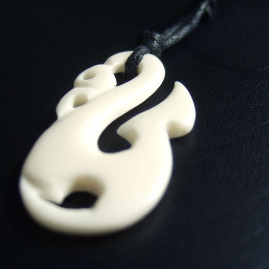 ボーンカービングペンダント【Manaia】 - 11002chd