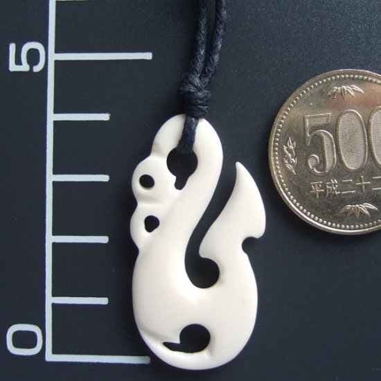 ボーンカービングペンダント【Manaia】 - 11002chd