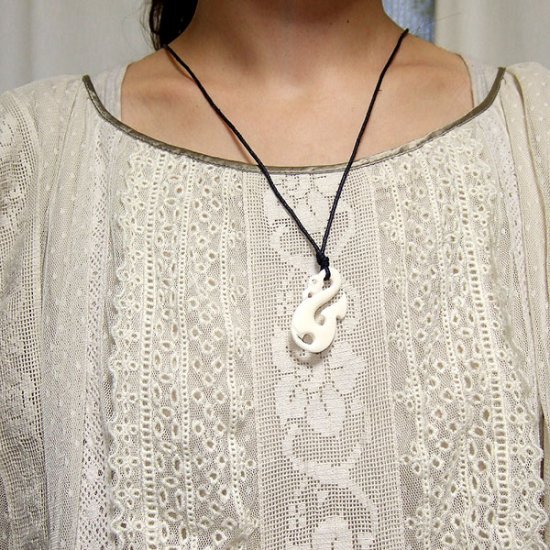 ボーンカービングペンダント【Manaia】 - 11002chd