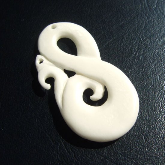 ボーンカービングペンダント【Manaia】 - 11004dnd