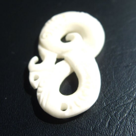 ボーンカービングペンダント【Manaia】 - 11004dnd