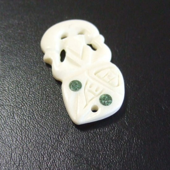 ボーンカービングペンダント【Tiki】 - 11009chd