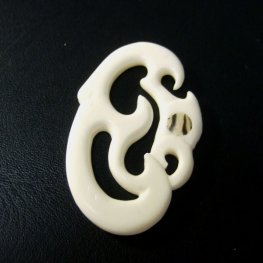 ボーンカービングペンダント【Manaia】 - 11012zhb 《一点もの》 ボーンカービングペンダント【Manaia】 - 11012zhb 《一点もの》