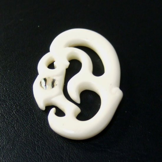 ボーンカービングペンダント【Manaia】 - 11012zhb 《一点もの》