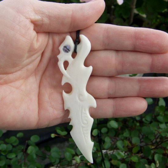 ボーンカービングペンダント【Manaia】 - 11013zhb 《一点もの》