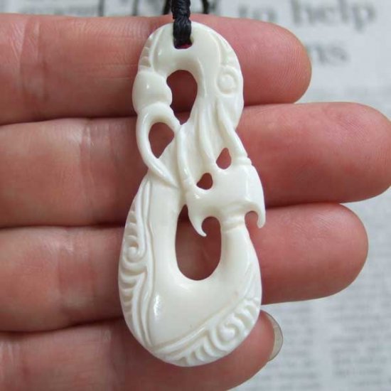 ボーンカービングペンダント【Manaia】 - BCT-30028