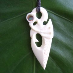 ボーンカービングペンダント【Manaia】 - BTC-30062