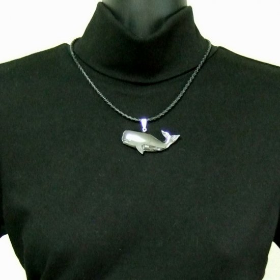 ヘマタイト製　くじらデザインペンダント - ecg00028