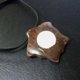 ココナッツとシェルのペンダント(亀) ココナッツとシェルのペンダント(亀)