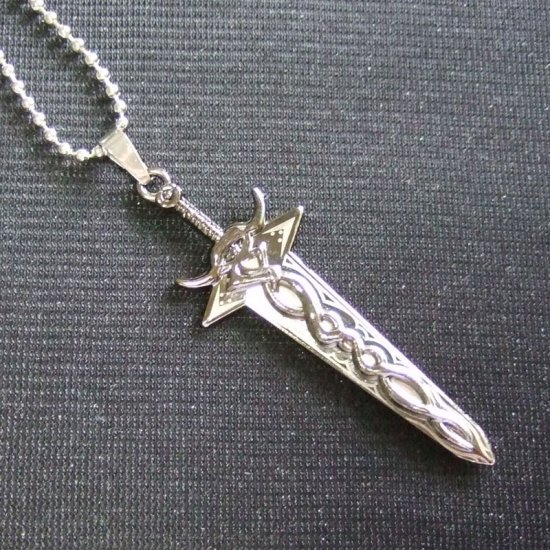 ステンレス製 剣デザインペンダント-emd00022