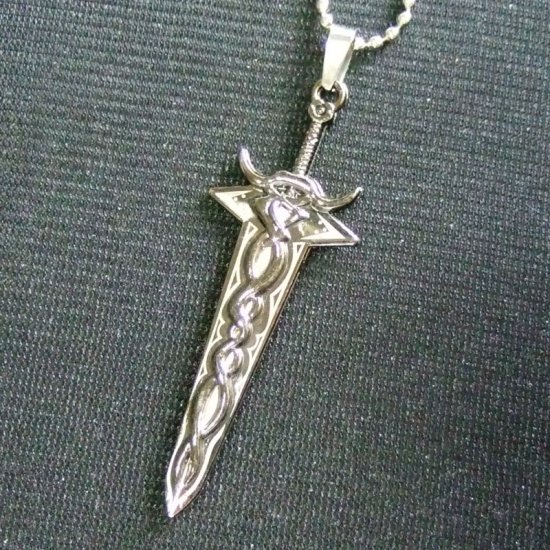 ステンレス製 剣デザインペンダント-emd00022