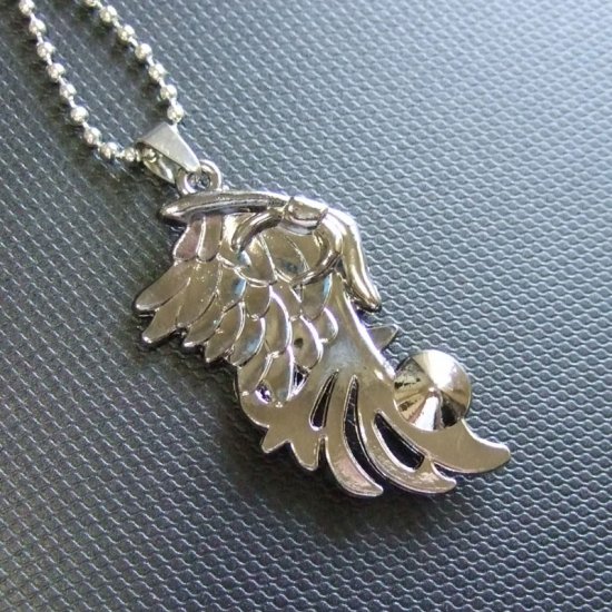 ステンレス製 翼デザインペンダント（片面加工）-emd00026