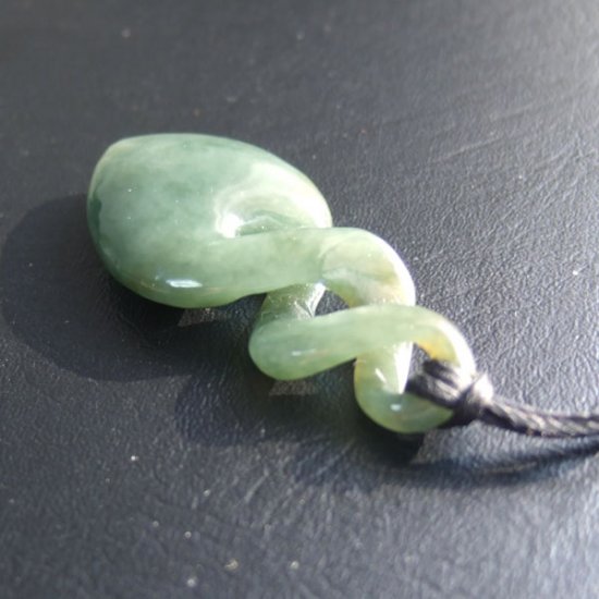 カービングペンダント【ダブルツイスト】グリーンストーン - 10002nzc
