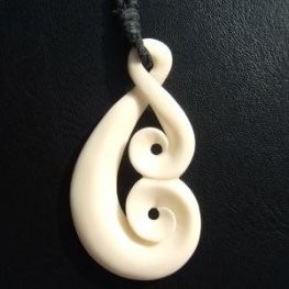 ボーンカービングペンダント【ツイスト+コル】 - 10005nzd 《一点もの》