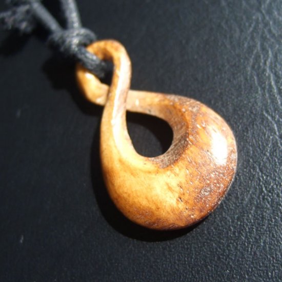 ステイン ボーンカービングペンダント【ツイスト】 - 10007chd