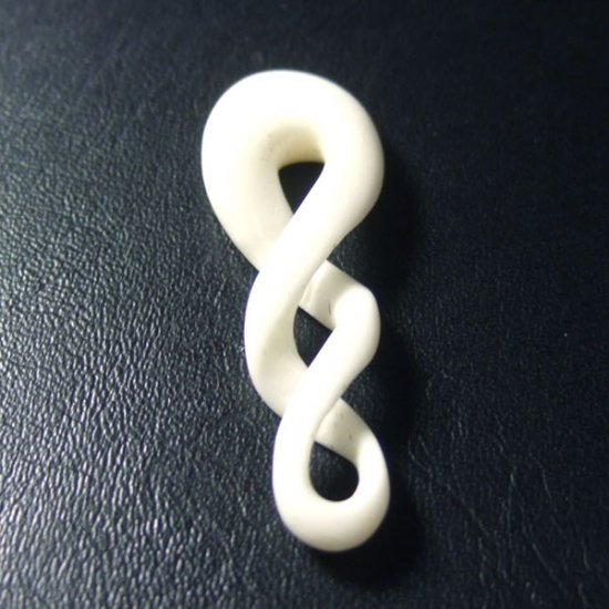 ボーンカービンングペンダント【ダブルツイスト】 - 10015chc 《一点もの》