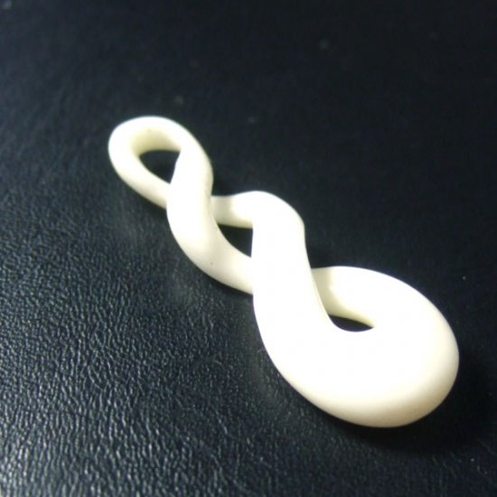 ボーンカービンングペンダント【ダブルツイスト】 - 10015chc 《一点もの》