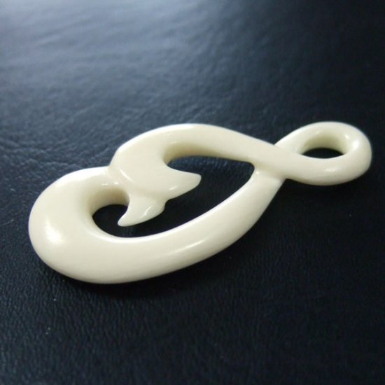 ボーンカービンングペンダント【ツイスト】 - 10016chd 《一点もの》