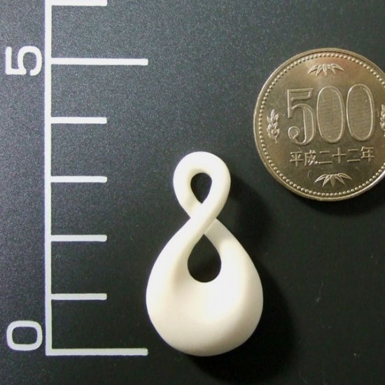 ボーンカービンングペンダント【ツイスト】 - 10021chc