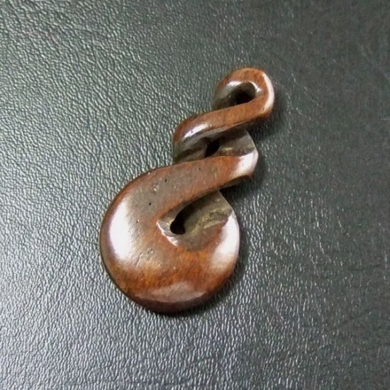 ステイン ボーンカービングペンダント【ダブルツイスト】 - 10026chd