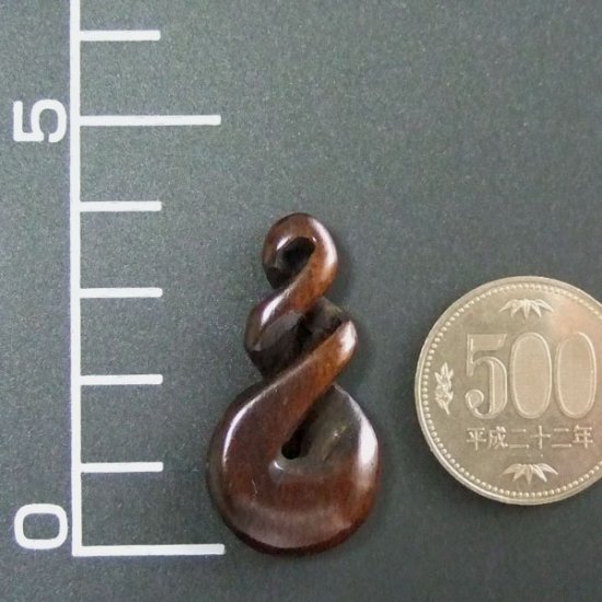 ステイン ボーンカービングペンダント【ダブルツイスト】 - 10026chd