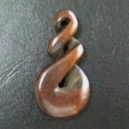 ステイン ボーンカービングペンダント【ダブルツイスト】 - 10026chd