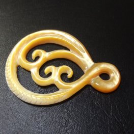 カービングペンダント【ツイスト】 - 11022apc カービングペンダント【ツイスト】 - 11022apc