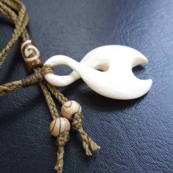 ボーンカービンングペンダント【ツイスト】 - BCT-30009