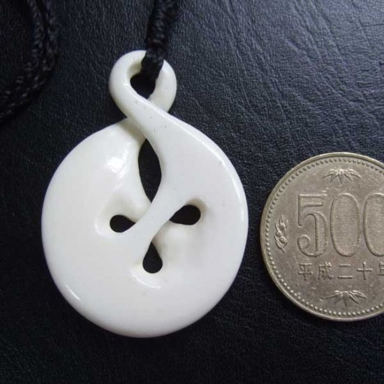 ボーンカービンングペンダント【ツイスト】 - BCT-30026