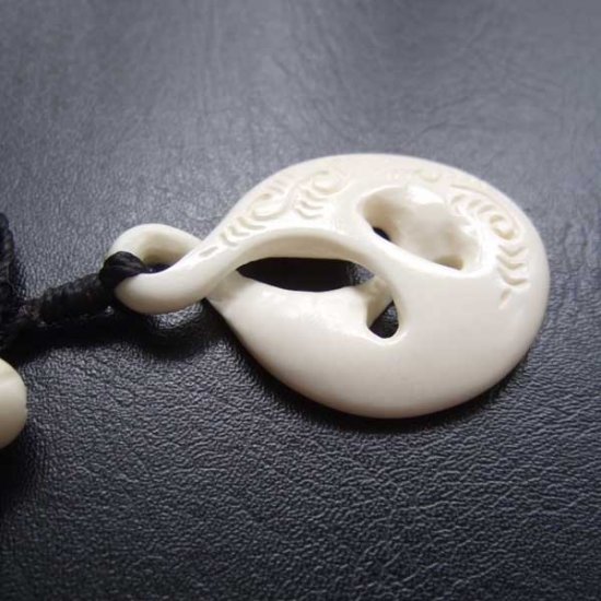 ボーンカービンングペンダント【ツイスト】 - BCT-30026