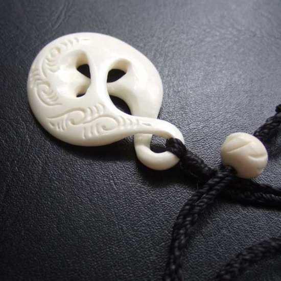 ボーンカービンングペンダント【ツイスト】 - BCT-30026