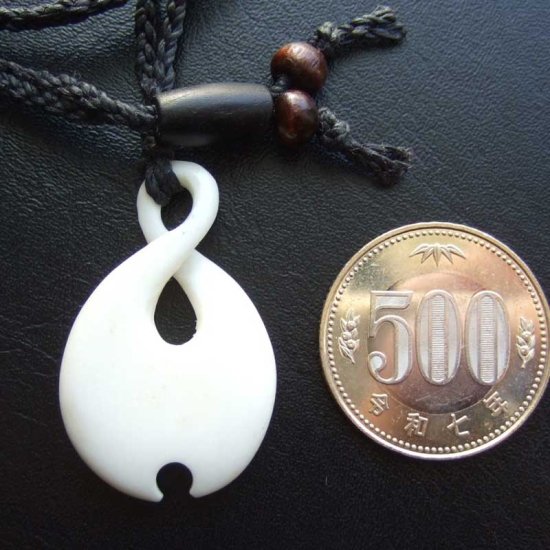 ボーンカービンングペンダント【ツイスト】 - BTC-30065