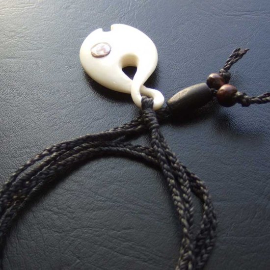 ボーンカービンングペンダント【ツイスト】 - BTC-30065