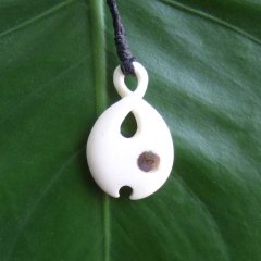 ボーンカービンングペンダント【ツイスト】 - BTC-30065