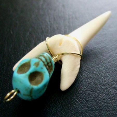【表示現品】大サイズ アオザメの歯（約4.1cm）ペンダント - 20120zhb