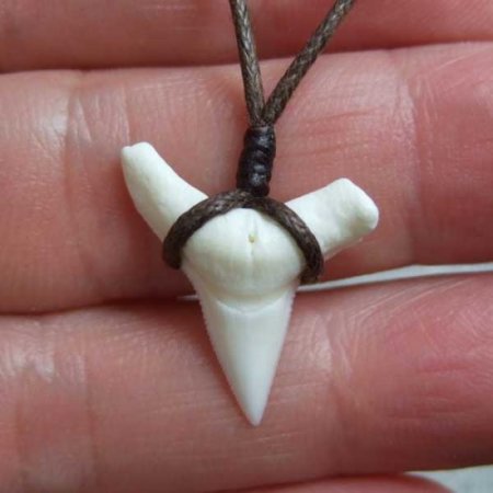 【表示現品】1.9.cm オオメジロザメの歯シンプルペンダント - BLN-12062