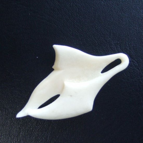 ボーンカービングペンダント【ホエールテール】 - 14003zh 《一点もの》