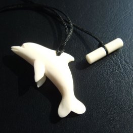 ボーンカービングペンダント【イルカ】 - 14006nzd ボーンカービングペンダント【イルカ】 - 14006nzd