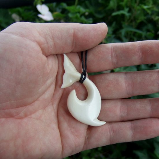 ボーンカービングペンダント【イルカ】 - 14020zhc 《一点もの》