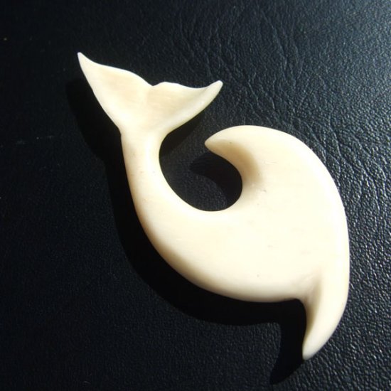 ボーンカービングペンダント【イルカ】 - 14020zhc 《一点もの》