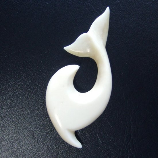 ボーンカービングペンダント【イルカ】 - 14020zhc 《一点もの》