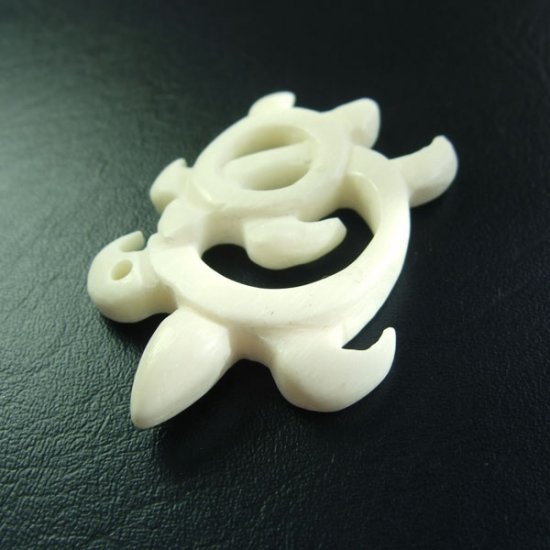 ボーンカービングペンダント【海ガメ】 - 14025chd